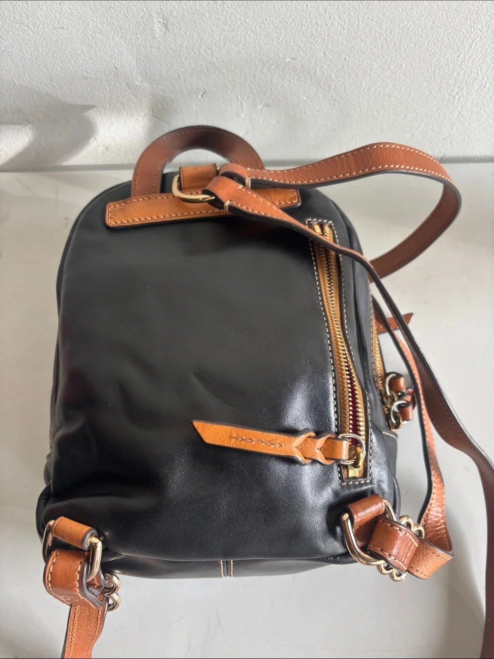 Dooney & Bourke compact dooney